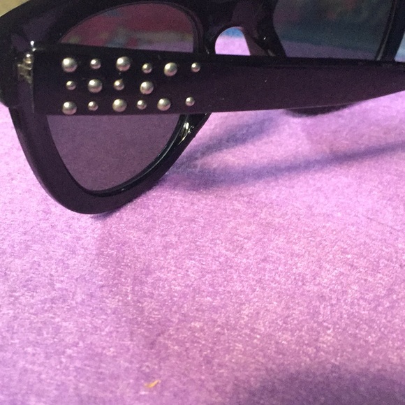 Silver studded large black sunglasses Mossimo - Picture 2 of 4